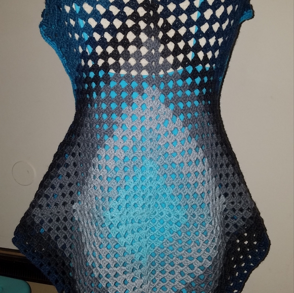 Crochet top - Picture 7 of 9